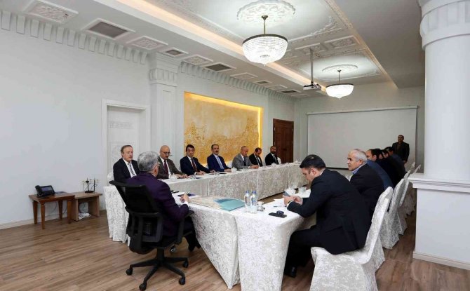 Vali Bilmez, İlçe Belediye Başkanlarıyla Bir Araya Geldi