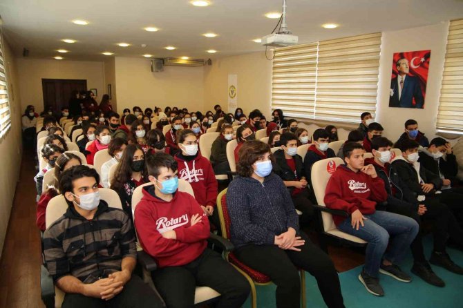 Yüreğir’de "Yerim Seni Yks" Seminerleri Başladı