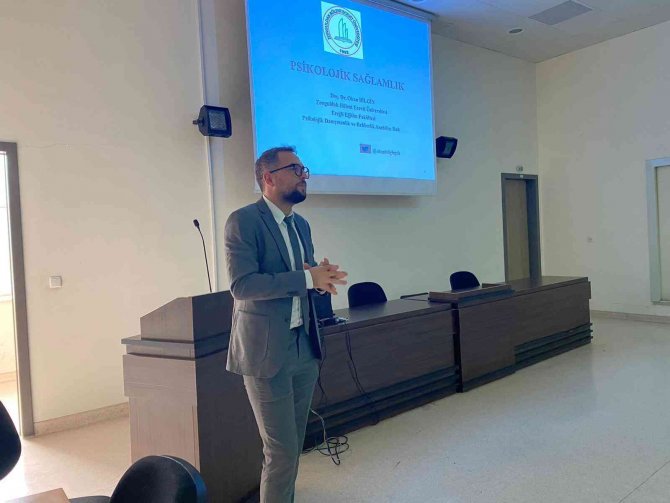 Pandemi Sürecinde Psikolojik Sağlamlık Konferansı Verildi