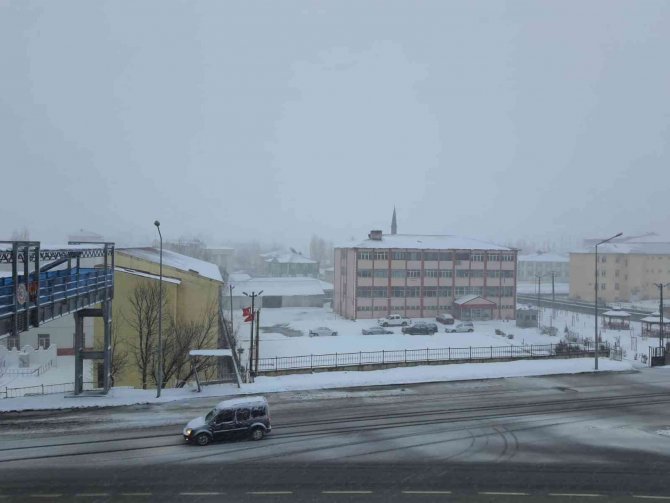Ağrı’da Hamur, Taşlıçay, Patnos Ve Tutak İlçelerinde Eğitime Kar Engeli