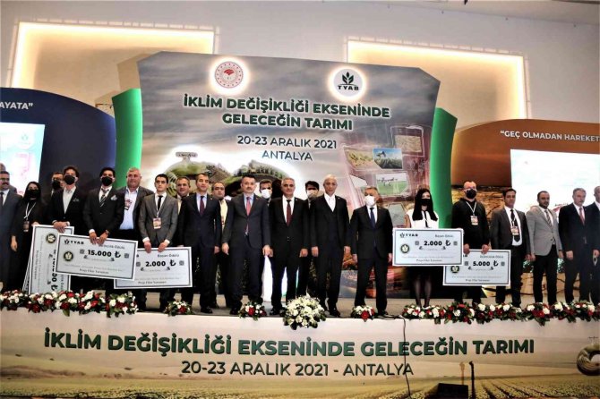 Bakan Pakdemirli: “Ülkemizde Kullanılan Tohumlukların Yüzde 96’sı Yurt İçinde Üretilmektedir”