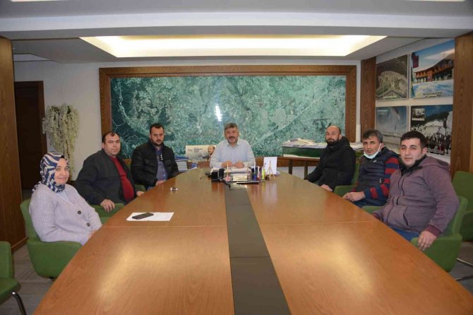 Coğrafi İşaret Tescil Belgesini Güveç Ustalarına Takdim Etti