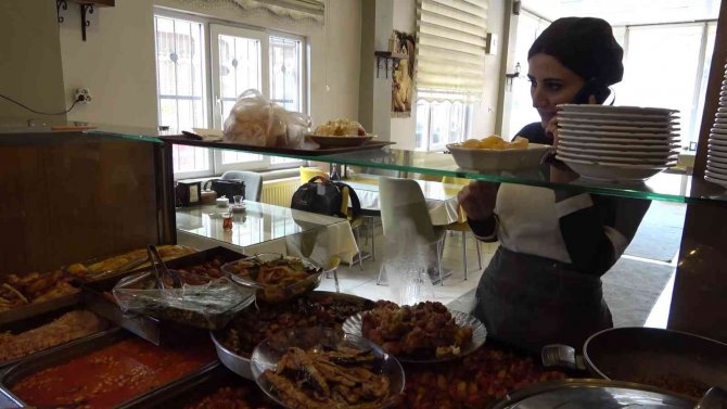 Girişimci Ev Kadınları Hünerlerini Kazanca Dönüştürdü