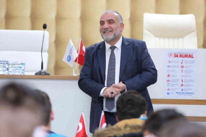 Başkan Sandıkçı Bilim Turuna Çıkan Gençleri Ağırladı