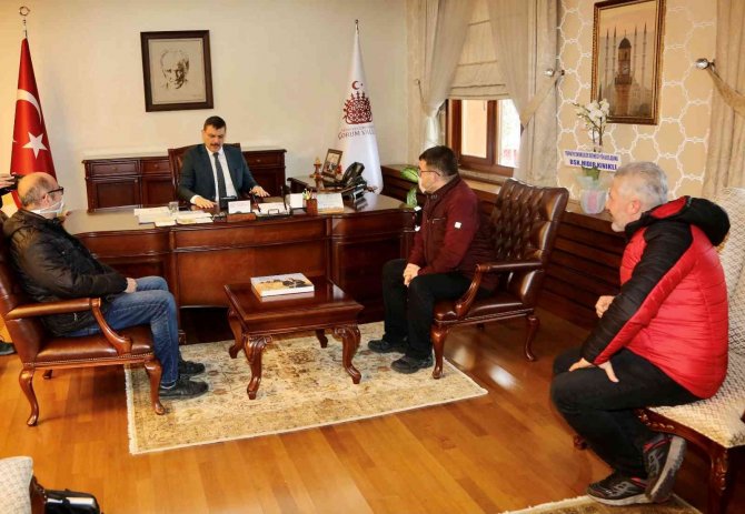 Kaybolan Cüzdanı Vatandaşlar Buldu, Çorum Valisi Sahibine Ulaştırılması İçin Seferber Oldu