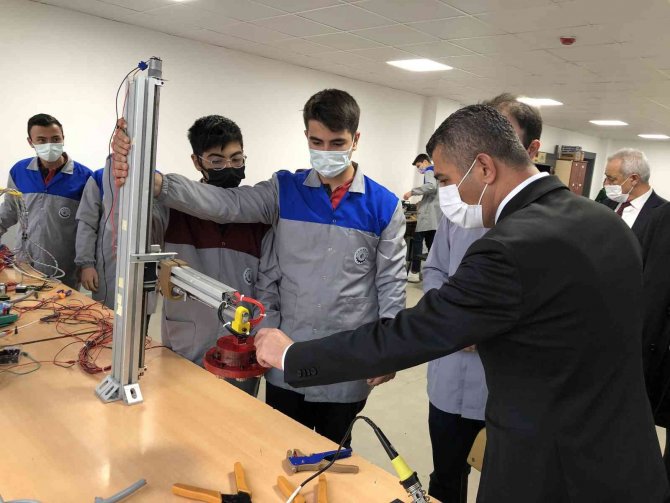 Milli Eğitim Müdürü Ekici’den Dostek’e Ziyaret