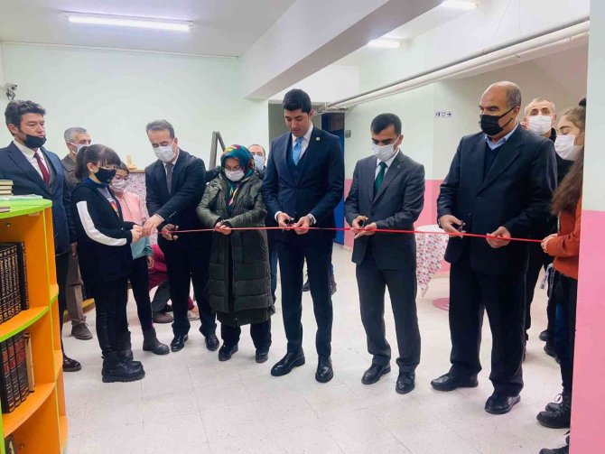 Doğanşehir Ortaokulu, Kütüphane Ve Bilim Atölyesine Kavuştu