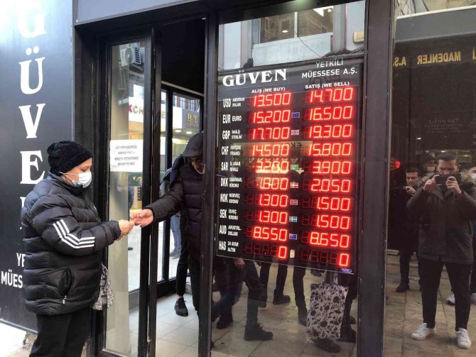 Dövizin Düşmesiyle Kapalıçarşı’da Yoğunluk Oluştu