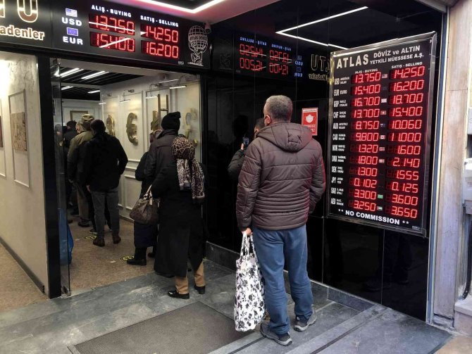 Dövizin Düşmesiyle Kapalıçarşı’da Yoğunluk Oluştu