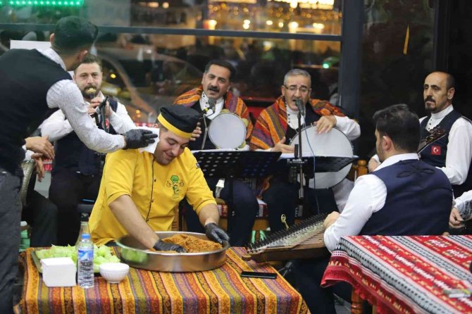 Erzurum’dan Meşk Geceleri İle Sıra Geceleri, Kürsü Başı Ve Otağ Başı’na Rakip Oldular