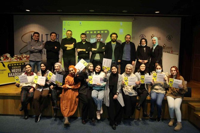 Esenler Medya Akademisi Final Yaptı, Genç İletişimciler Mezun Oldu