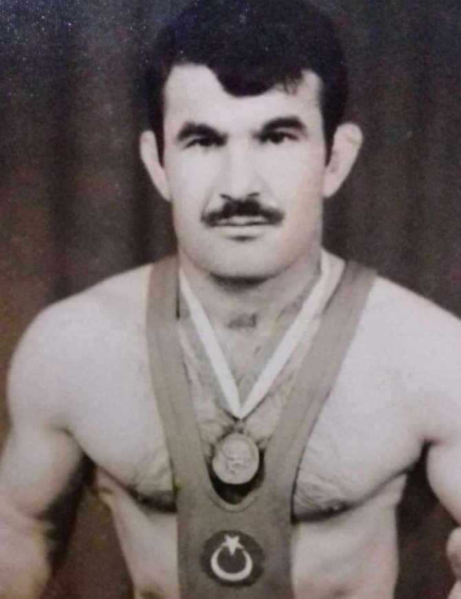 Eski Milli Güreşçi Ali Şahin Hayatını Kaybetti