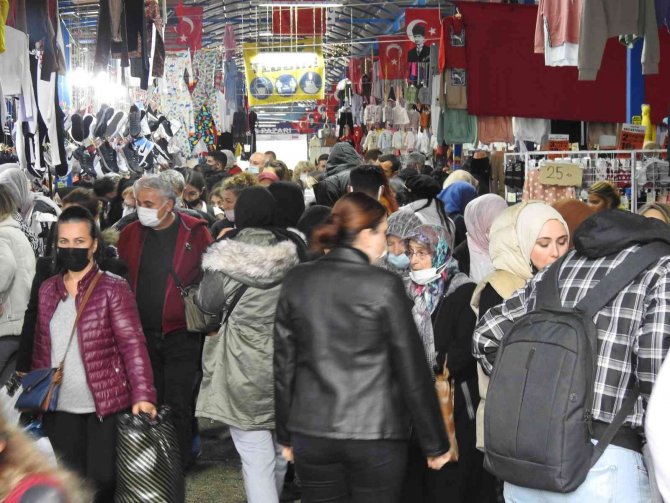 Esnaf Tekrar Kapanmaktan, Vatandaşlar İse Vaka Artışlarından Korkuyor