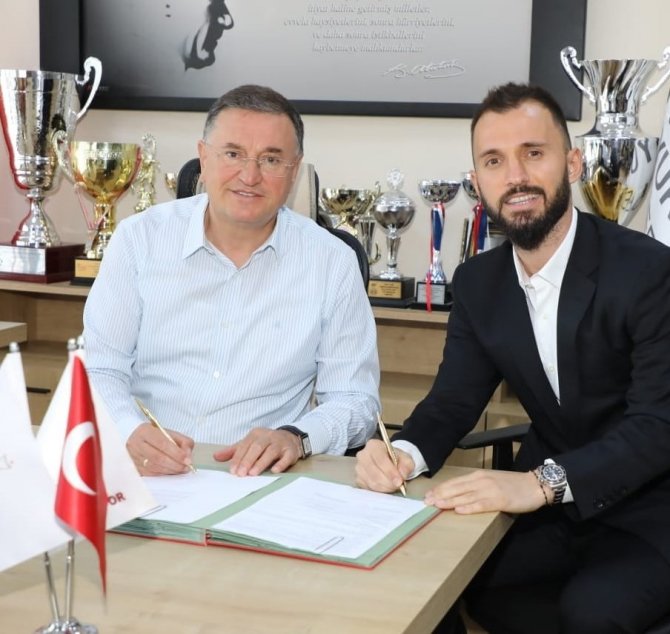 Hatayspor’da Emre Çolak İle Yollar Ayrıldı