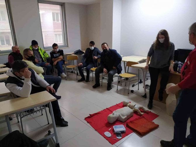 Belediye Personeli İlkyardımda Sınıfı Geçti