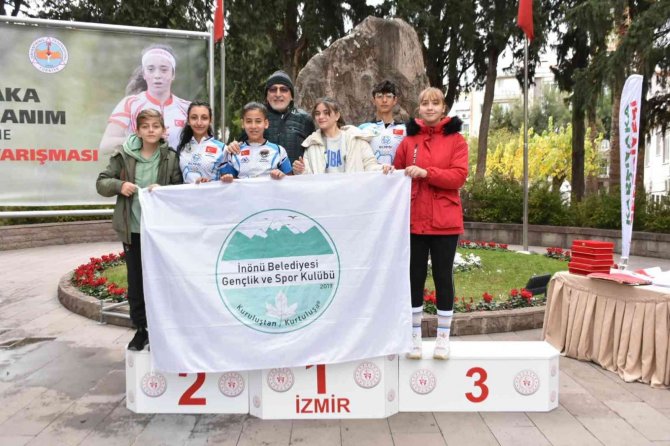 İ̇nönü Belediyesi Sporcuları İ̇zmir Yarışları’nda Tine Madalyaları Topladı