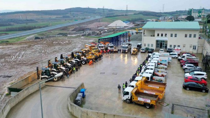 İ̇zmit Belediyesi Karla Mücadeleye Hazır