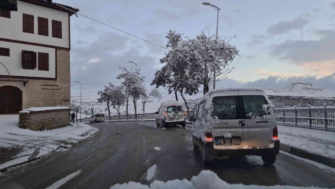 Safranbolu Beyaz Gelinliğini Giydi