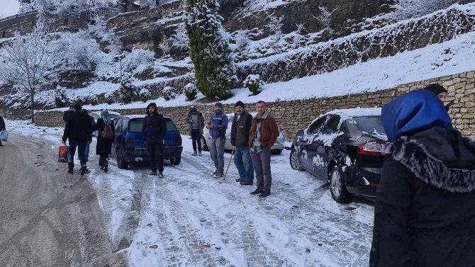 Safranbolu Beyaz Gelinliğini Giydi