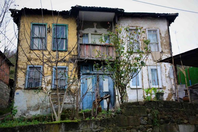 700 Yıllık Köyün Tarihe Tanıklık Eden Evleri