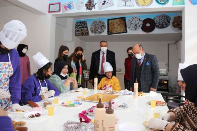 Müdür Başyiğit’ten ’Özel Emekler Atölyesi’ne Ziyaret