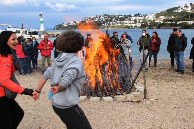 Dev Ateş Yakıldı, Halaylar Çekildi, "Nartugan" Bodrum’da Kutlandı