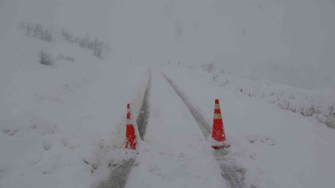 Muş-kulp-diyarbakır Karayolu Trafiğe Kapandı