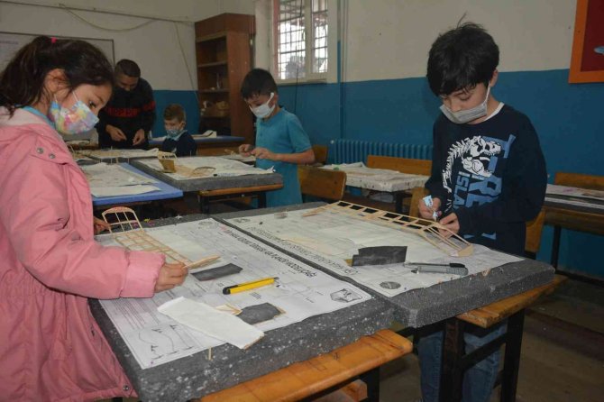 Geleceğin Pilotları Hayallerini Uçuracak