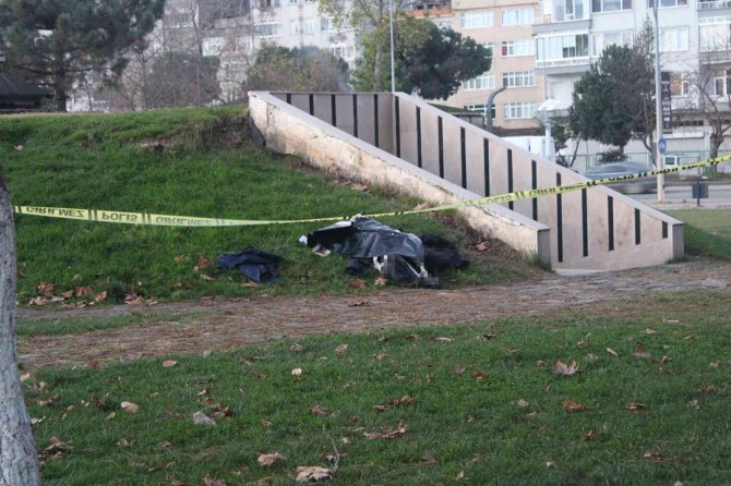 Sabah Namazına Geldiği Mescidin Önünde Hayatını Kaybetti