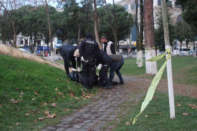 Sabah Namazına Geldiği Mescidin Önünde Hayatını Kaybetti