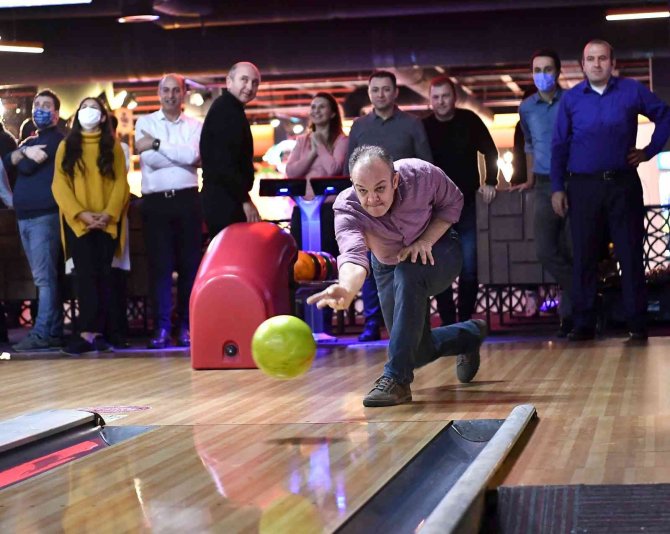 Osmangazi Personeli, İş Stresini Bowlingle Attı