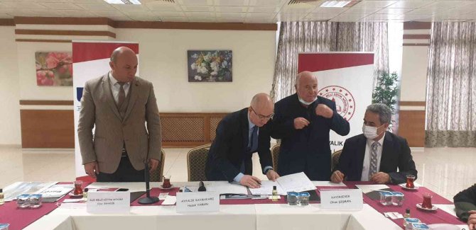 Ayvalık’ta Eğitime Hayırsever Destekleri