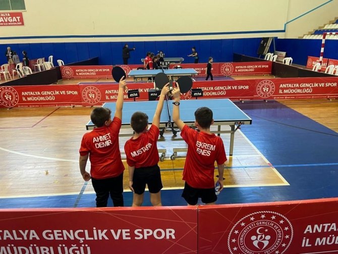 Salihli Belediyespor Masa Tenisinde Ege Bölgesi Şampiyonu Oldu