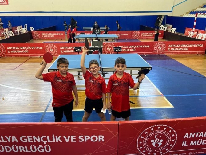 Salihli Belediyespor Masa Tenisinde Ege Bölgesi Şampiyonu Oldu