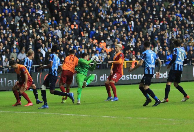 Spor Toto Süper Lig: Adana Demirspor: 0 - Galatasaray: 0 (İ̇lk Yarı)