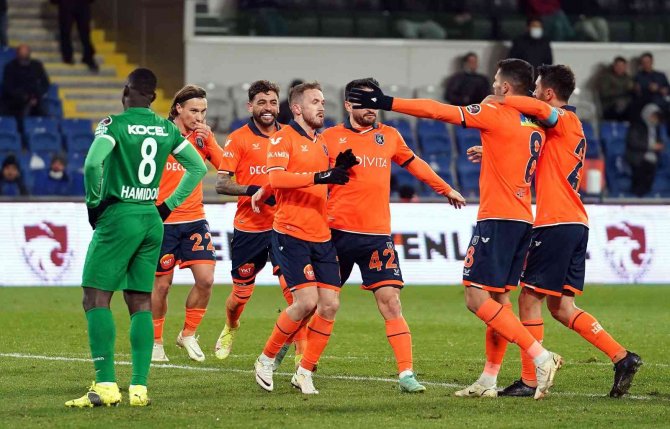 Spor Toto Süper Lig: Medipol Başakşehir: 3 - Gzt Giresunspor: 1 (Maç Sonucu)