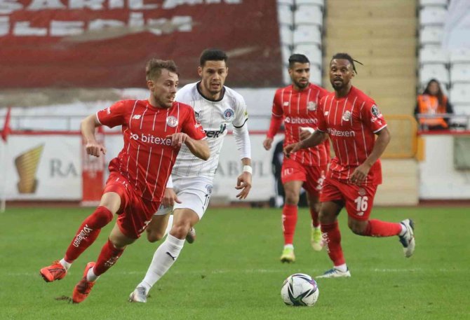 Süper Lig: Ft Antalyaspor: 1 - Kasımpaşa: 0 (İ̇lk Yarı)