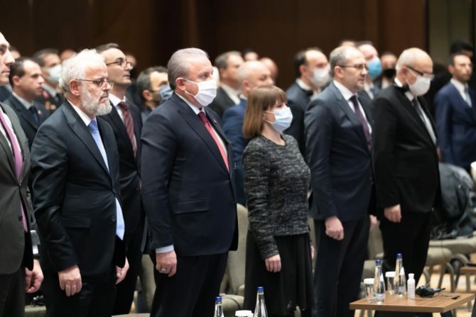 Tbmm Başkanı Şentop: "İ̇skeçe Türk Birliği’nin İsminde Türk Geçtiği İçin Kapatılması, Üstelik Bunun Ai̇hm Kararlarına Rağmen Devam Ettirilmesi Kabul Edilemez"