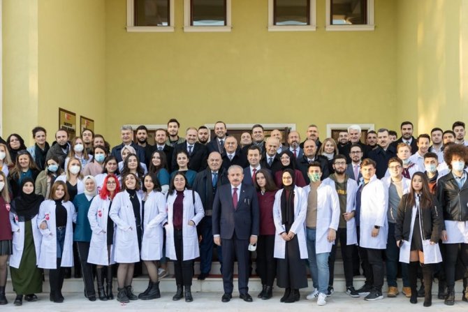 Tbmm Başkanı Şentop’tan Üsküp’te Türkçe Eğitim Veren İlkokula Ziyaret