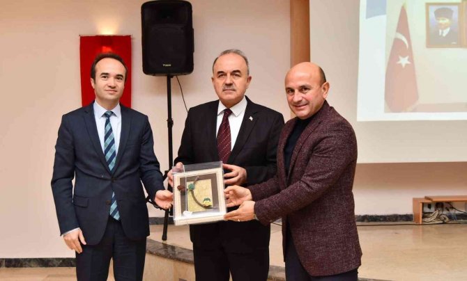 Altınova’da Lise Öğrencileriyle Buluşan Yalova Valisi Muammer Erol: