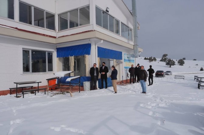 Vali Arslantaş Vatandaşları Salda Gölü Manzaralı Kayak Merkezine Davet Etti