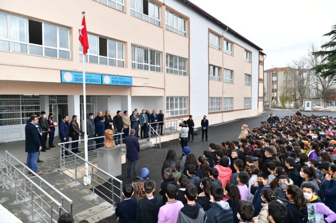 Yeşilyurt’ta İki Okul Modern Bir Kimliğe Kavuştu