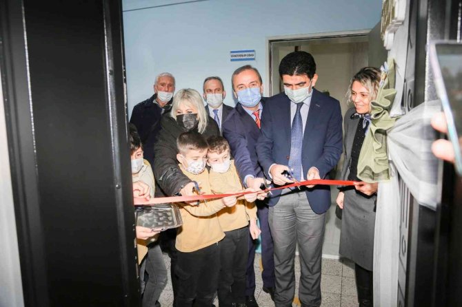 "Kütüphanesiz Okul Kalmasın" Projesi Okullarda Devam Ediyor