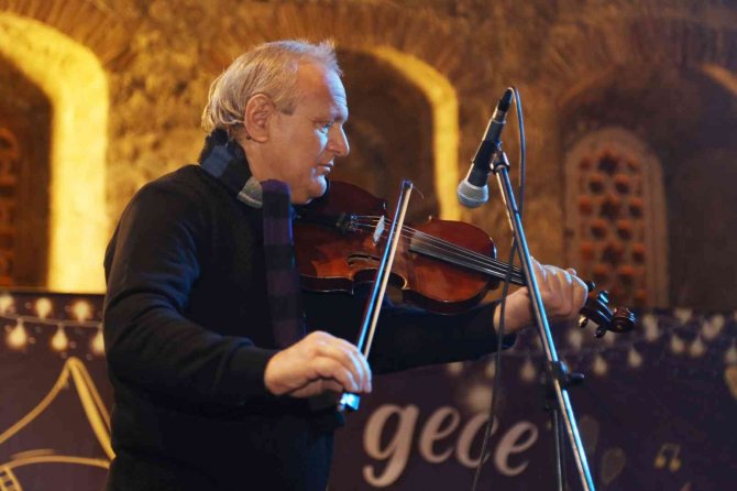 Büyükçekmece’de En Uzun Gece Müzik Ve Dansla Dolu Dolu Geçti