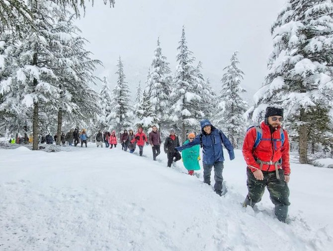 Doğaseverler Kar Yürüyüşünde Buluştu