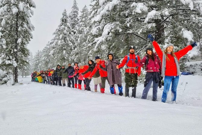 Doğaseverler Kar Yürüyüşünde Buluştu