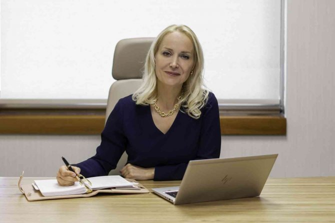 Geleceğin Kadın Liderlerine İlk Ders Verildi