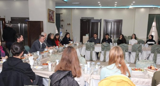 Geleceğin Kütüphanecilerinden Sincan Millet Kıraathanelerine Tam Not