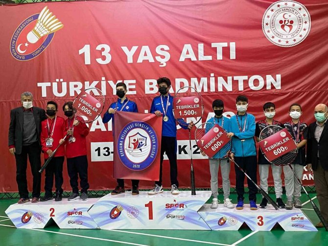 Kayserili Sporcular Badminton’da Türkiye Üçüncüsü