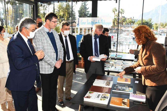 Kemer’de Yaşayan Sanatçılar Bir Araya Geldi